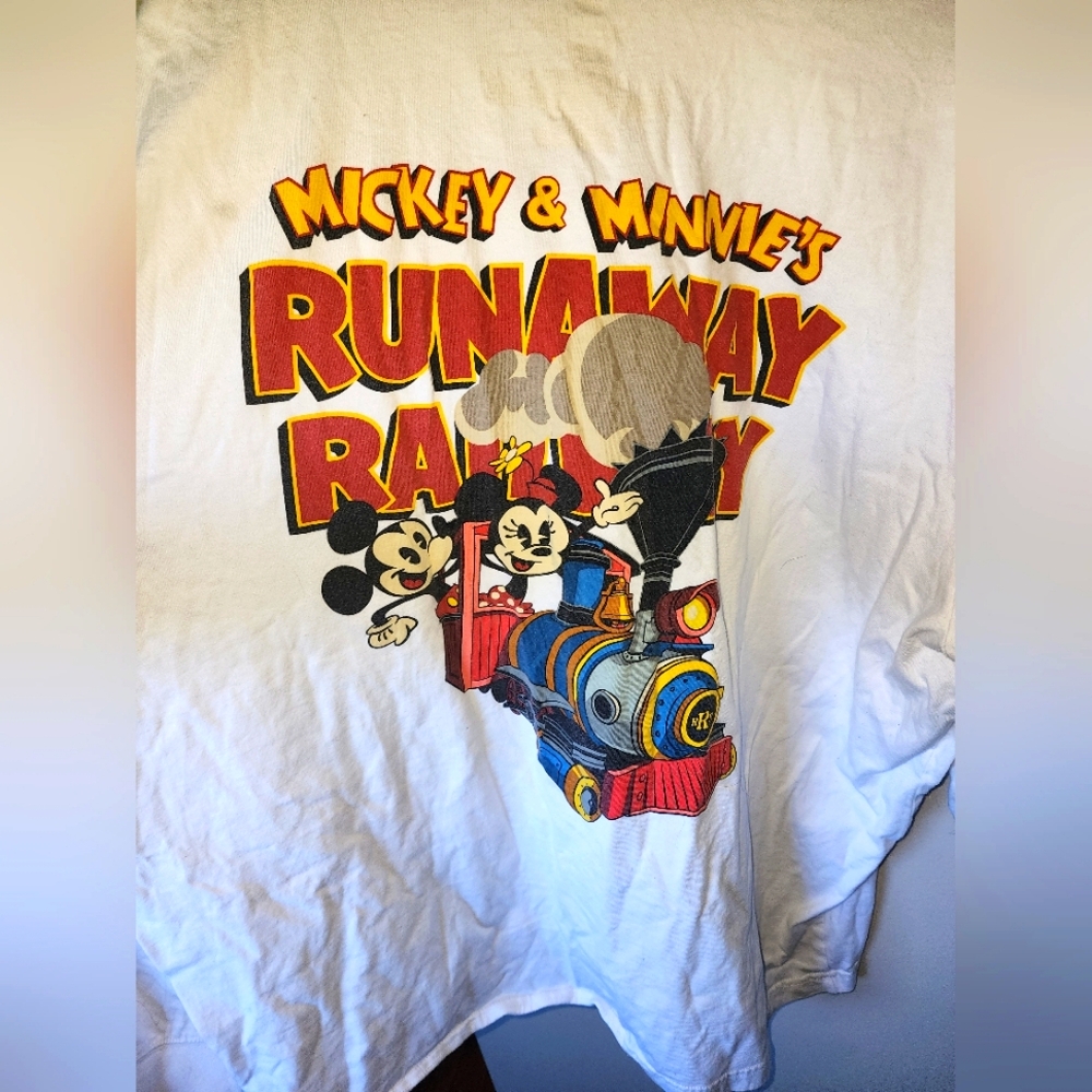 Mickey & Minnie's Runaway Railway Graphic T-Shirt Long Sleeved.